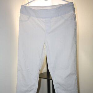 Chico's White Stretch Skinny Capri Bottoms Size 1